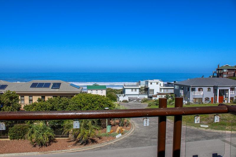 5 Bedroom Property for Sale in Outeniqua Strand Western Cape